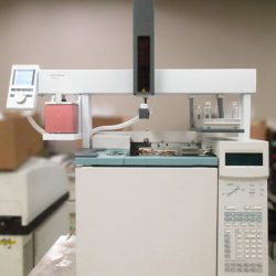 Agilent 6890A GC with Agilent G6501B GC Sampler 80